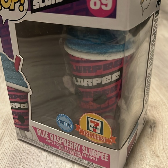Funko Pop 89 Blue Raspberry Slurpee 7-11 Glitter Exclusive NIB - Picture 2 of 4